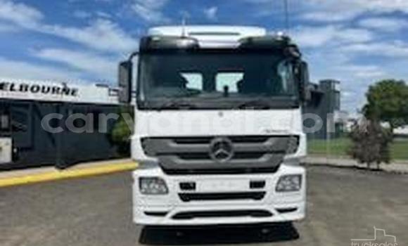 Tenga Tsaru Mercedes–Benz Tipper Chena Rori in Lusaka in Zambia Tenga Tsaru Mercedes–Benz Tipper Chena Rori in Lusaka in Zambia