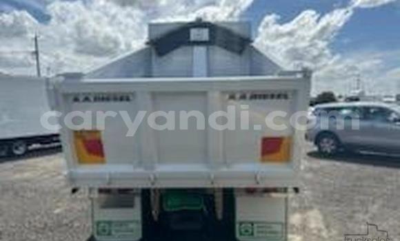 Tenga Tsaru Mercedes–Benz Tipper Chena Rori in Lusaka in Zambia Tenga Tsaru Mercedes–Benz Tipper Chena Rori in Lusaka in Zambia