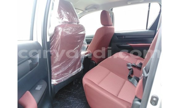 Nunua Imported Toyota Hilux Nyingine Gari ndani ya Import - Dubai nchini Zambia Nunua Imported Toyota Hilux Nyingine Gari ndani ya Import - Dubai nchini Zambia
