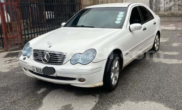 Nunua Ilio tumika Mercedes-Benz C180 coupe Nyingine Gari ndani ya Lusaka nchini Zambia Nunua Ilio tumika Mercedes-Benz C180 coupe Nyingine Gari ndani ya Lusaka nchini Zambia