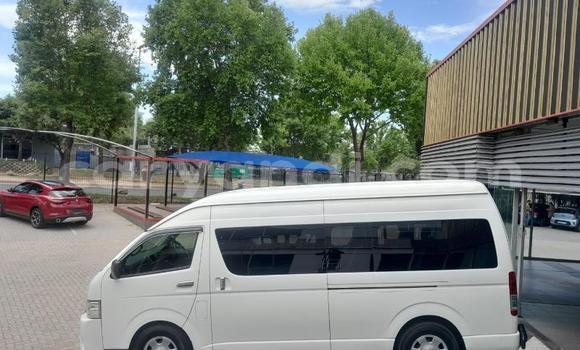 Acheter Occasion Voiture Toyota Vitz Blanc à Ndola, Zambie Acheter Occasion Voiture Toyota Vitz Blanc à Ndola, Zambie