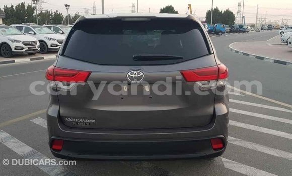 Nunua Imported Toyota Highlander Nyingine Gari ndani ya Import - Dubai nchini Zambia Nunua Imported Toyota Highlander Nyingine Gari ndani ya Import - Dubai nchini Zambia