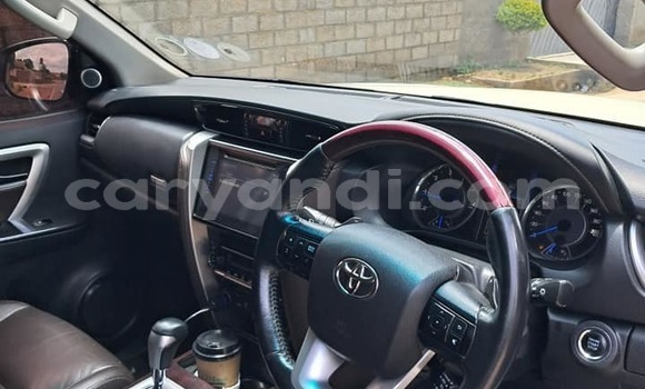 Acheter Occasion Voiture Toyota Fortuner Blanc à Lusaka, Zambie Acheter Occasion Voiture Toyota Fortuner Blanc à Lusaka, Zambie