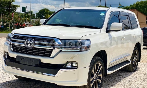 Nunua Ilio tumika Toyota Land Cruiser Nyeupe Gari ndani ya Lusaka nchini Zambia Nunua Ilio tumika Toyota Land Cruiser Nyeupe Gari ndani ya Lusaka nchini Zambia