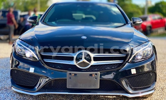 Nunua Ilio tumika Mercedes‒Benz C-klasse Nyeusi Gari ndani ya Lusaka nchini Zambia Nunua Ilio tumika Mercedes‒Benz C-klasse Nyeusi Gari ndani ya Lusaka nchini Zambia