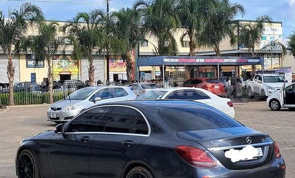 Nunua Ilio tumika Mercedes‒Benz C–Class Nyeusi Gari ndani ya Chinsali nchini Kaskazini Nunua Ilio tumika Mercedes‒Benz C–Class Nyeusi Gari ndani ya Chinsali nchini Kaskazini