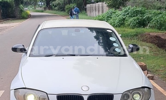 Acheter Occasion Voiture BMW 1er Blanc à Lusaka, Zambie Acheter Occasion Voiture BMW 1er Blanc à Lusaka, Zambie