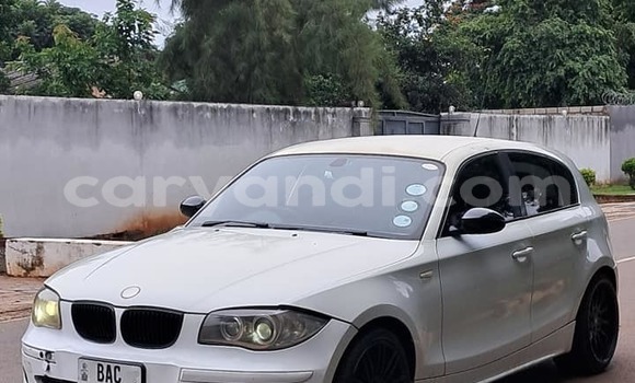 Acheter Occasion Voiture BMW 1er Blanc à Lusaka, Zambie Acheter Occasion Voiture BMW 1er Blanc à Lusaka, Zambie