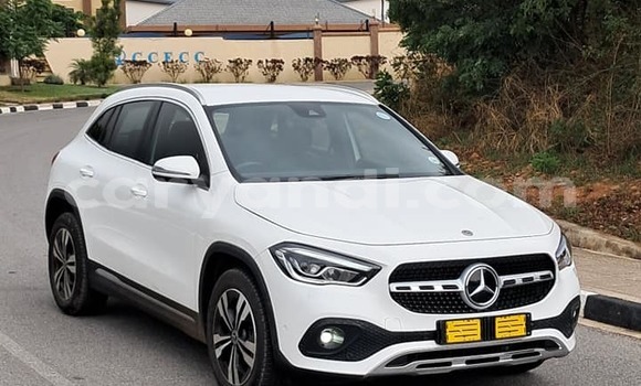 Nunua Ilio tumika Mercedes‒Benz GLA-klasse Nyeupe Gari ndani ya Lusaka nchini Zambia Nunua Ilio tumika Mercedes‒Benz GLA-klasse Nyeupe Gari ndani ya Lusaka nchini Zambia