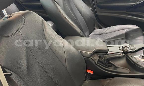 Acheter Occasion Voiture BMW 3–Series Gris à Chingola, Zambie Acheter Occasion Voiture BMW 3–Series Gris à Chingola, Zambie