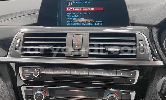 Acheter Occasion Voiture BMW 3–Series Gris à Chingola, Zambie Acheter Occasion Voiture BMW 3–Series Gris à Chingola, Zambie