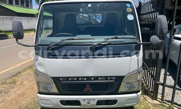 Buy Used Mitsubishi Carisma Other Car in Lusaka in Zambia