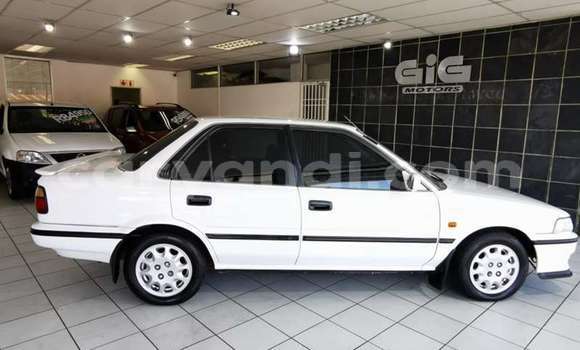 Acheter Occasion Voiture Toyota Corolla Blanc à Livingstone, Zambie Acheter Occasion Voiture Toyota Corolla Blanc à Livingstone, Zambie