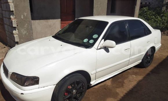 Acheter Occasion Voiture Toyota Corolla Blanc à Lusaka, Zambie Acheter Occasion Voiture Toyota Corolla Blanc à Lusaka, Zambie