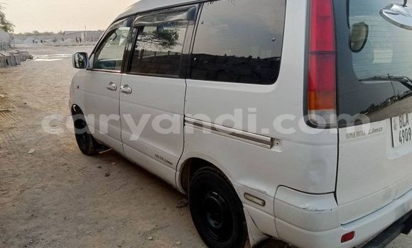 Acheter Occasion Voiture Toyota Noah Blanc à Chingola, Zambie Acheter Occasion Voiture Toyota Noah Blanc à Chingola, Zambie