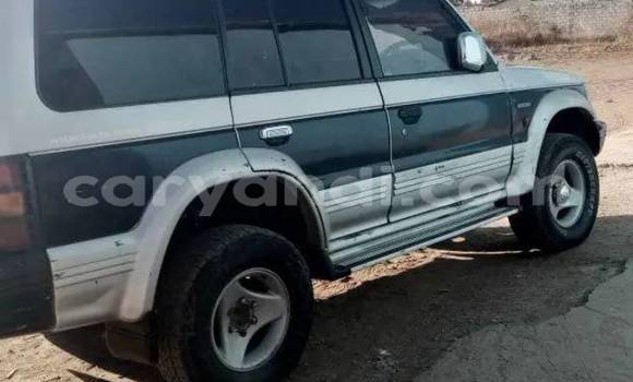 Acheter Occasion Voiture Mitsubishi Pajero Noir à Lusaka, Zambie Acheter Occasion Voiture Mitsubishi Pajero Noir à Lusaka, Zambie