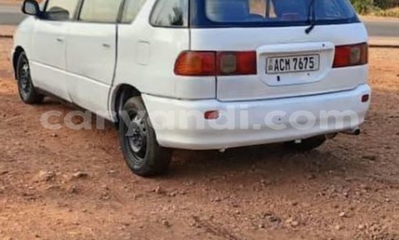 Acheter Occasion Voiture Toyota Ipsum Blanc à Chingola, Zambie Acheter Occasion Voiture Toyota Ipsum Blanc à Chingola, Zambie