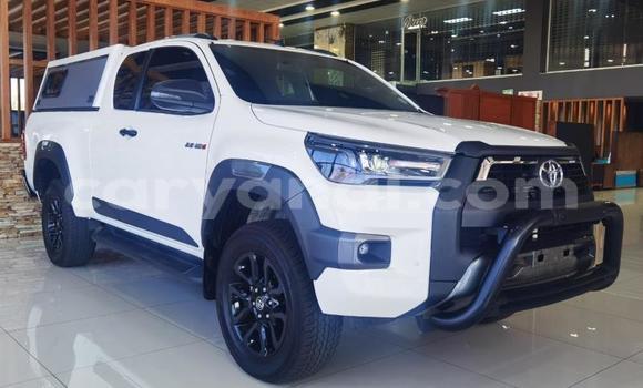 Buy Used Toyota Hilux White Car in Ndola in Zambia