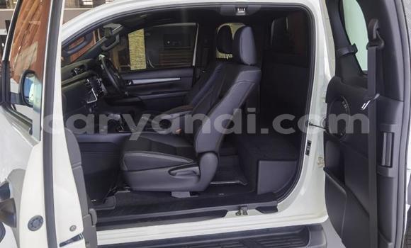 Acheter Occasion Voiture Toyota Hilux Blanc à Ndola, Zambie Acheter Occasion Voiture Toyota Hilux Blanc à Ndola, Zambie