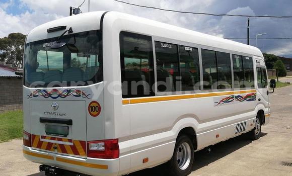 Tenga Tsaru Toyota Coaster Chena Mota in Ndola in Zambia Tenga Tsaru Toyota Coaster Chena Mota in Ndola in Zambia