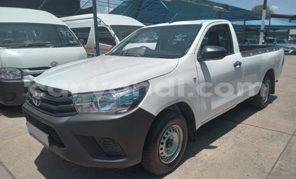 Nunua Ilio tumika Toyota Hilux Nyeupe Gari ndani ya Lusaka nchini Zambia Nunua Ilio tumika Toyota Hilux Nyeupe Gari ndani ya Lusaka nchini Zambia