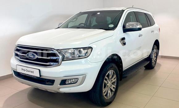 Acheter Occasion Voiture Ford Everest Blanc à Lusaka, Zambie Acheter Occasion Voiture Ford Everest Blanc à Lusaka, Zambie