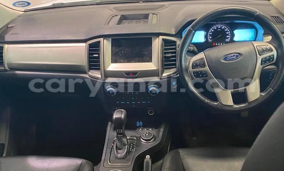 Acheter Occasion Voiture Ford Everest Blanc à Lusaka, Zambie Acheter Occasion Voiture Ford Everest Blanc à Lusaka, Zambie