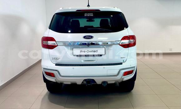 Acheter Occasion Voiture Ford Everest Blanc à Lusaka, Zambie Acheter Occasion Voiture Ford Everest Blanc à Lusaka, Zambie