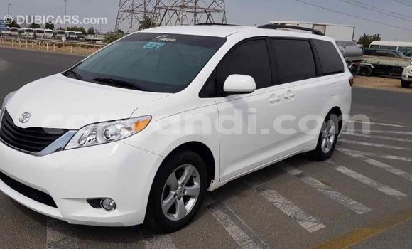 Buy Import Toyota Sienna White Car in Import - Dubai in Zambia Buy Import Toyota Sienna White Car in Import - Dubai in Zambia