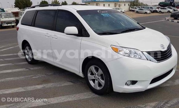 Buy Import Toyota Sienna White Car in Import - Dubai in Zambia Buy Import Toyota Sienna White Car in Import - Dubai in Zambia
