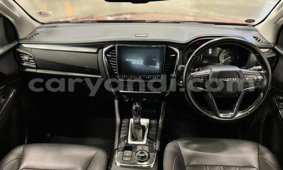 Acheter Occasion Voiture Isuzu MU-X Rouge à Lusaka, Zambie Acheter Occasion Voiture Isuzu MU-X Rouge à Lusaka, Zambie