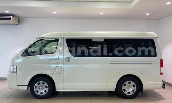 Acheter Occasion Voiture Toyota iQ Blanc à Lusaka, Zambie Acheter Occasion Voiture Toyota iQ Blanc à Lusaka, Zambie