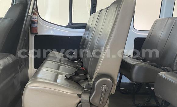 Nunua Ilio tumika Nissan NV350 Caravan Nyeupe Gari ndani ya Lusaka nchini Zambia Nunua Ilio tumika Nissan NV350 Caravan Nyeupe Gari ndani ya Lusaka nchini Zambia