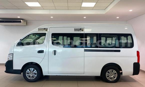 Nunua Ilio tumika Nissan NV350 Caravan Nyeupe Gari ndani ya Lusaka nchini Zambia Nunua Ilio tumika Nissan NV350 Caravan Nyeupe Gari ndani ya Lusaka nchini Zambia