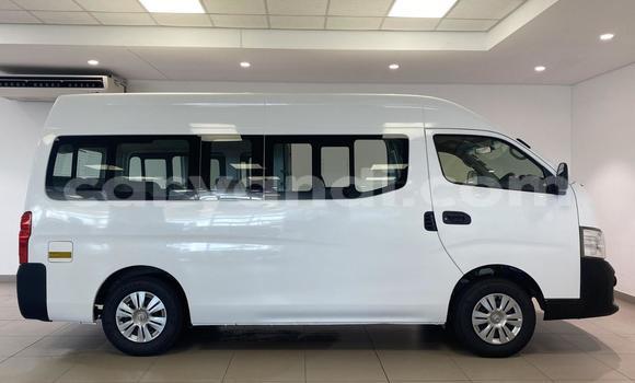 Nunua Ilio tumika Nissan NV350 Caravan Nyeupe Gari ndani ya Lusaka nchini Zambia Nunua Ilio tumika Nissan NV350 Caravan Nyeupe Gari ndani ya Lusaka nchini Zambia