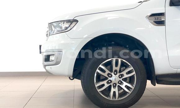 Nunua Ilio tumika Ford Everest Nyeupe Gari ndani ya Lusaka nchini Zambia Nunua Ilio tumika Ford Everest Nyeupe Gari ndani ya Lusaka nchini Zambia