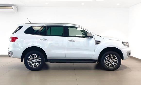Nunua Ilio tumika Ford Everest Nyeupe Gari ndani ya Lusaka nchini Zambia Nunua Ilio tumika Ford Everest Nyeupe Gari ndani ya Lusaka nchini Zambia