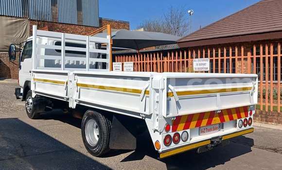 Acheter Occasion Utilitaire Nissan UD Blanc à Kitwe, Zambie Acheter Occasion Utilitaire Nissan UD Blanc à Kitwe, Zambie
