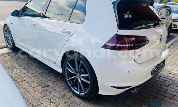 Nunua Ilio tumika Volkswagen Golf R Nyeupe Gari ndani ya Lusaka nchini Zambia Nunua Ilio tumika Volkswagen Golf R Nyeupe Gari ndani ya Lusaka nchini Zambia