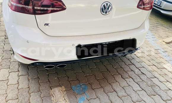 Nunua Ilio tumika Volkswagen Golf R Nyeupe Gari ndani ya Lusaka nchini Zambia Nunua Ilio tumika Volkswagen Golf R Nyeupe Gari ndani ya Lusaka nchini Zambia