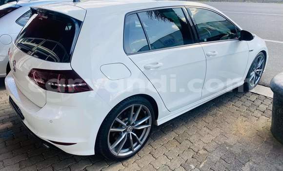 Nunua Ilio tumika Volkswagen Golf R Nyeupe Gari ndani ya Lusaka nchini Zambia Nunua Ilio tumika Volkswagen Golf R Nyeupe Gari ndani ya Lusaka nchini Zambia