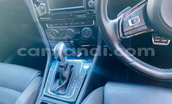 Nunua Ilio tumika Volkswagen Golf R Nyeupe Gari ndani ya Lusaka nchini Zambia Nunua Ilio tumika Volkswagen Golf R Nyeupe Gari ndani ya Lusaka nchini Zambia