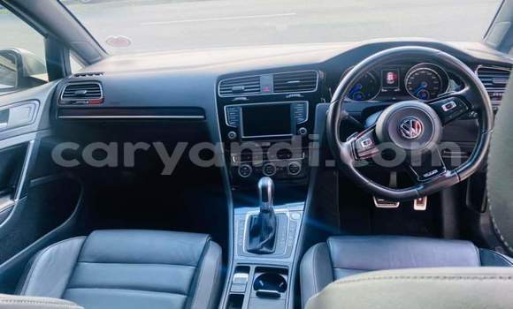 Nunua Ilio tumika Volkswagen Golf R Nyeupe Gari ndani ya Lusaka nchini Zambia Nunua Ilio tumika Volkswagen Golf R Nyeupe Gari ndani ya Lusaka nchini Zambia