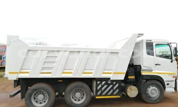 Acheter Occasion Utilitaire Nissan UD Blanc à Lusaka, Zambie Acheter Occasion Utilitaire Nissan UD Blanc à Lusaka, Zambie