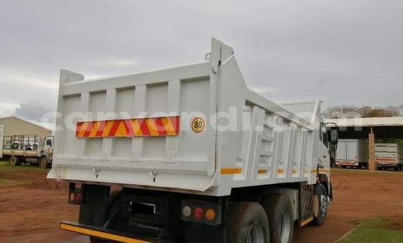Buy Used Nissan UD White Truck in Lusaka in Zambia Buy Used Nissan UD White Truck in Lusaka in Zambia