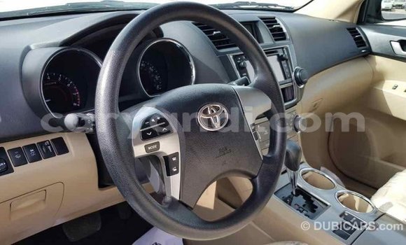 Tenga Imported Toyota Highlander Nhema Mota in Import - Dubai in Zambia Tenga Imported Toyota Highlander Nhema Mota in Import - Dubai in Zambia
