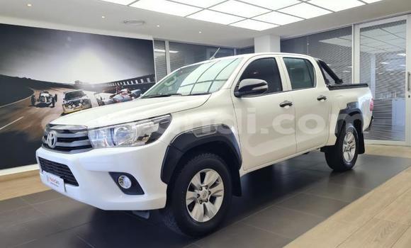 Buy Used Toyota Hilux White Car in Lusaka in Zambia