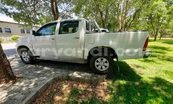 Buy Used Toyota Hilux White Car in Choma in Southern Buy Used Toyota Hilux White Car in Choma in Southern