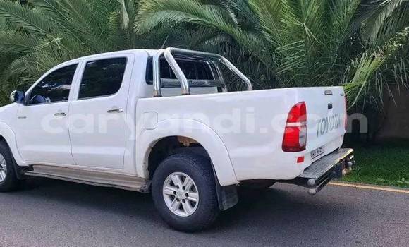 Buy Used Toyota Hilux White Car in Chingola in Zambia Buy Used Toyota Hilux White Car in Chingola in Zambia