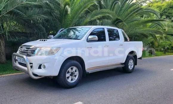 Buy Used Toyota Hilux White Car in Chingola in Zambia Buy Used Toyota Hilux White Car in Chingola in Zambia